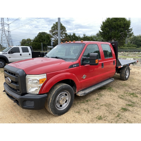2014 FORD F350 XL Flatbed Truck