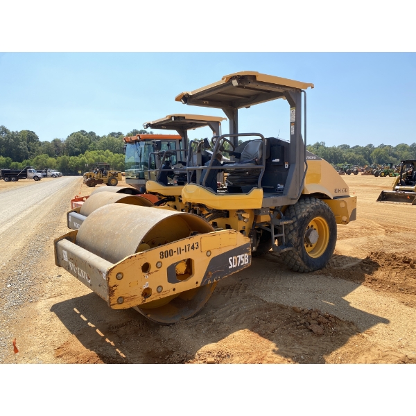 2016 VOLVO SD75B Roller