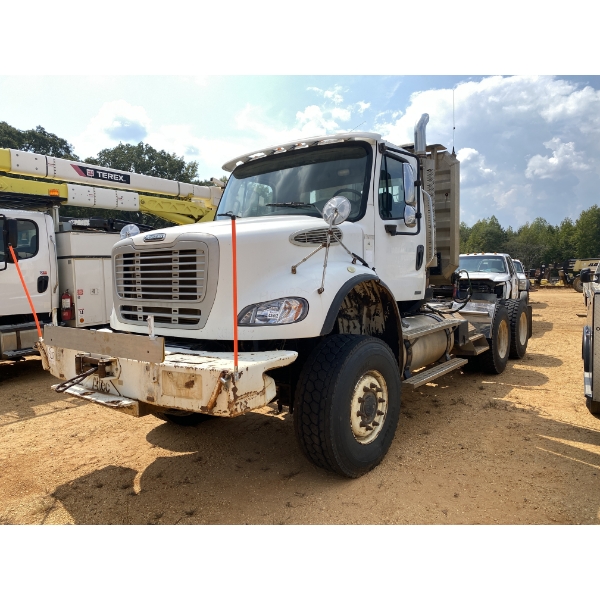 2006 FREIGHTLINER M2 Day Cab Truck