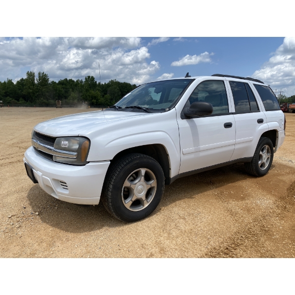 2008 CHEVROLET TRAILBLAZER LS SUV