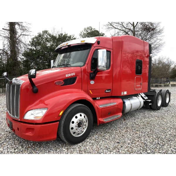 2019 PETERBILT 579 Sleeper Truck