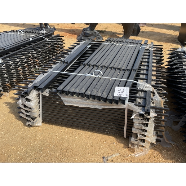 DECORATIVE METAL FENCE, (14) 7' PANELS, (14) POST