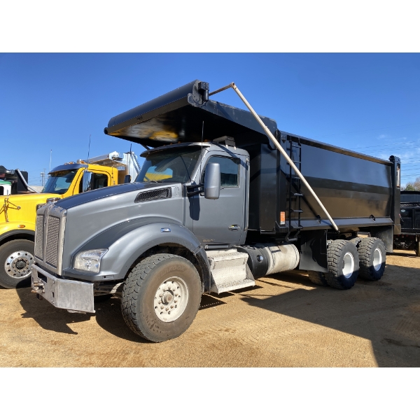 2020 KENWORTH T880 Dump Truck
