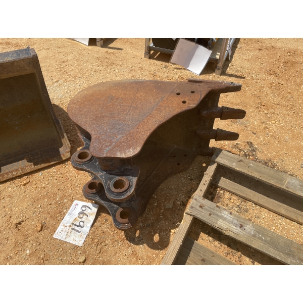 CAT BUCKET 16" W