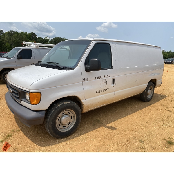 2006 FORD E350 Cargo Van