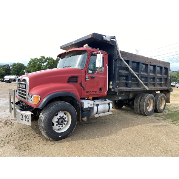 2004 MACK CV713 Dump Truck
