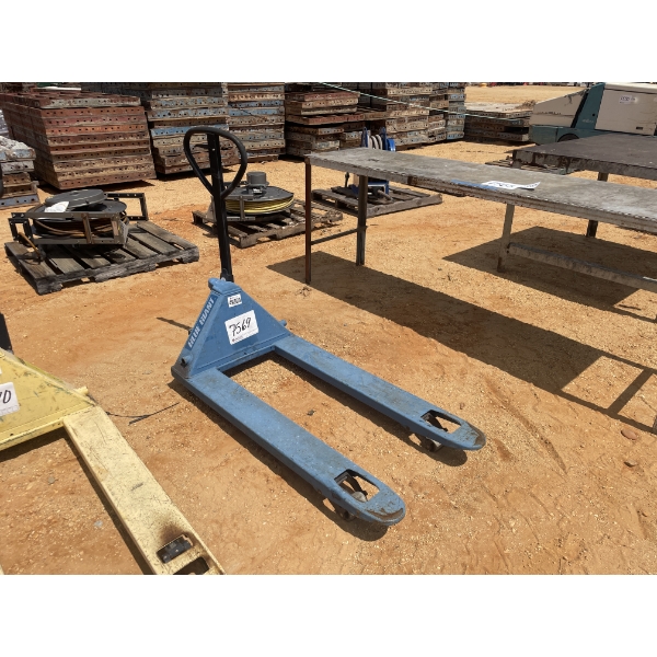 BLUE GIANT PALLET JACK