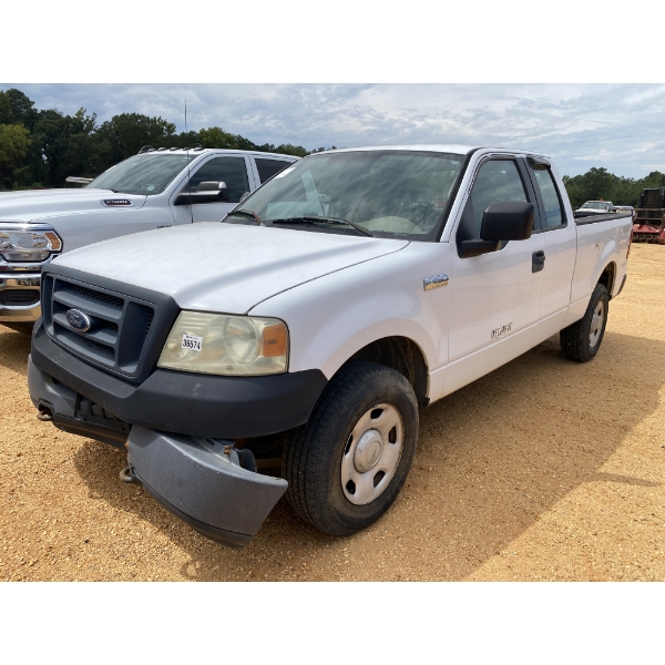 2005 FORD F150 XL Pickup Truck