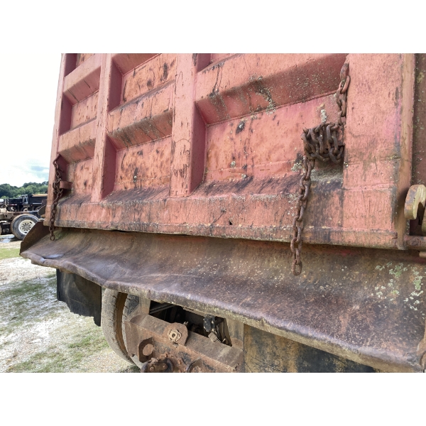 1989 INTERNATIONAL 2554 Dump Truck - J.M. Wood Auction Company, Inc.