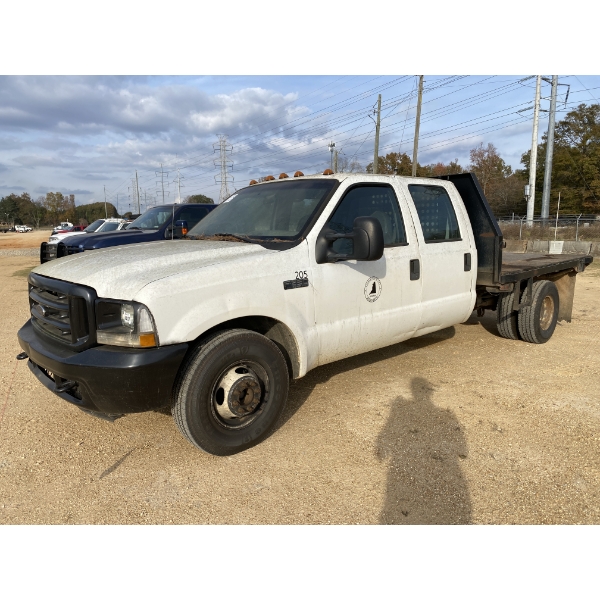 2004 FORD F350 XL Flatbed Truck