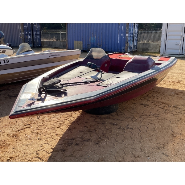 BLAZER 202V FIBERGLASS BASS Boat