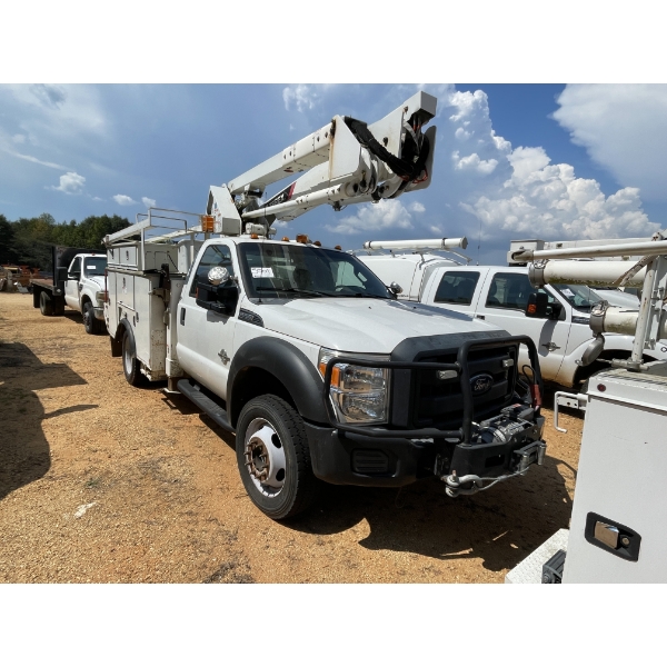 2015 FORD F550 XL Bucket Truck