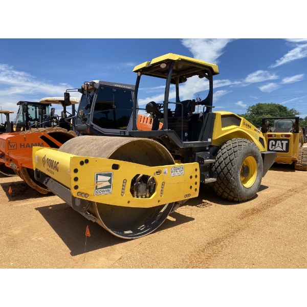 2022 BOMAG 211D-5 Roller