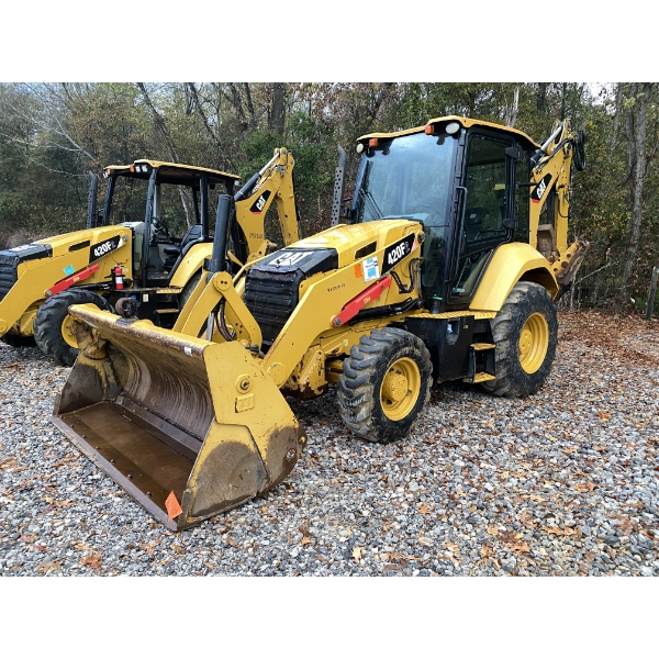 2015 CAT 420F2 Backhoe