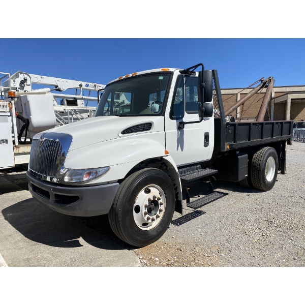 2010 INTERNATIONAL DURASTAR 4300 Winch Truck