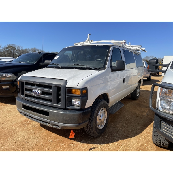 2014 FORD E350 Cargo Van