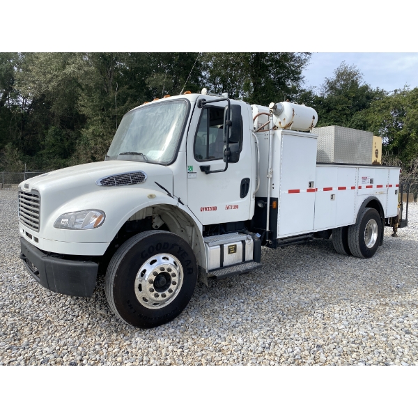 2013 FREIGHTLINER M2 Service / Mechanic Truck