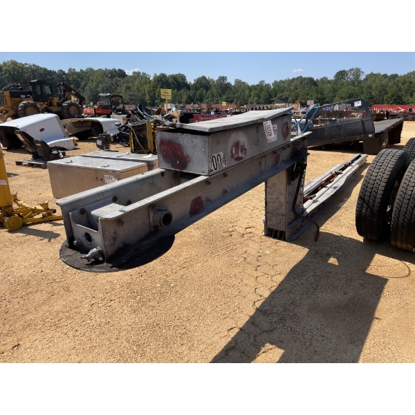 SEMI TRUCK TOWING FRAME