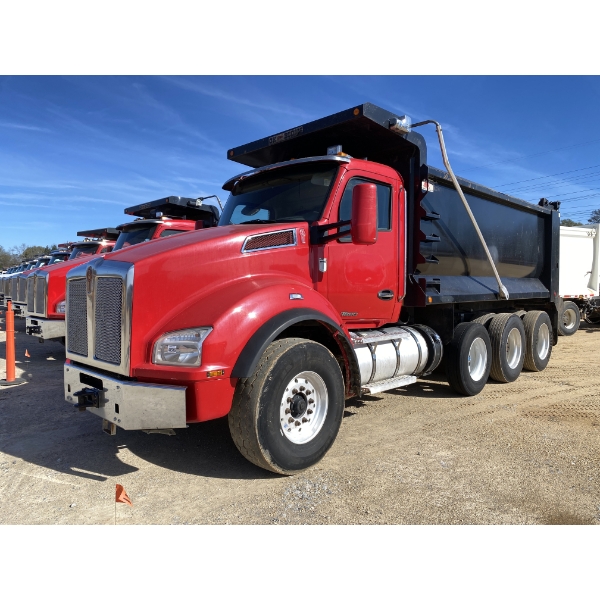 2020 KENWORTH T880 Dump Truck