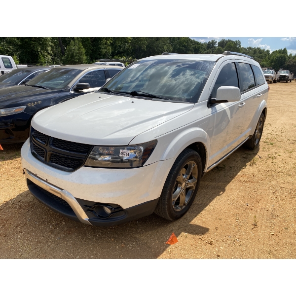 2015 DODGE JOURNEY CROSSROADS SUV