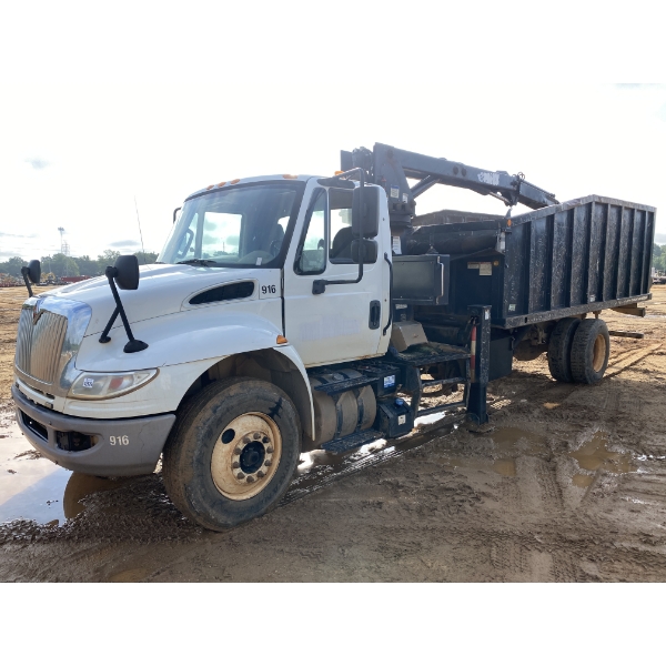 2017 INTERNATIONAL 4400 Grapple Truck