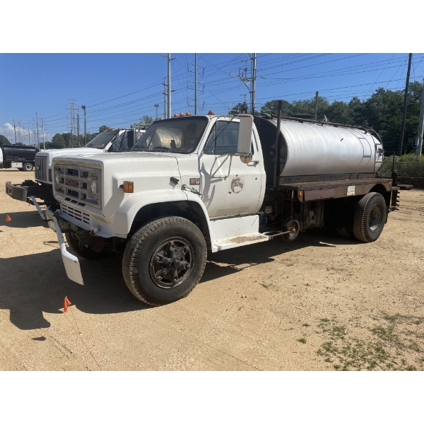 1985 GMC 7000 Asphalt Distributor Truck