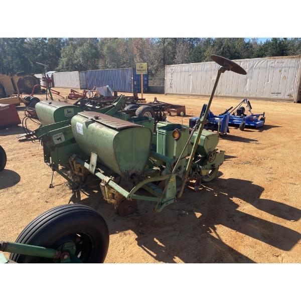 JOHN DEERE 1240 Grain Drill