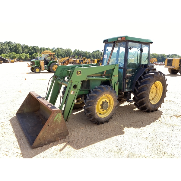 JOHN DEERE 5500 Farm Tractor