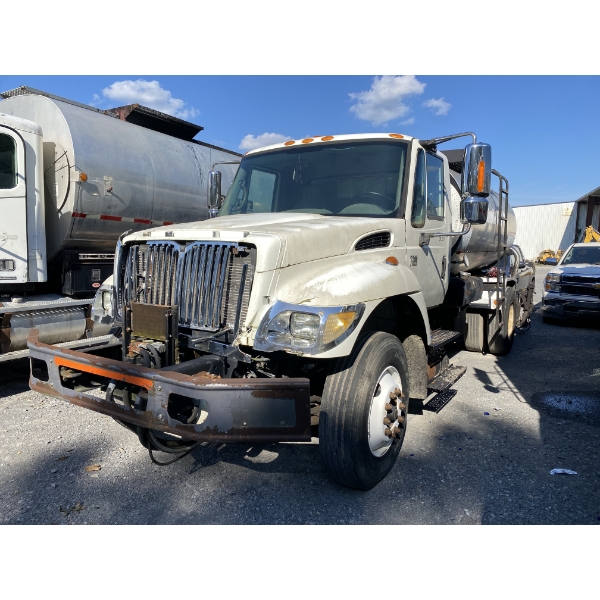 2006 INTERNATIONAL 7300 Asphalt Distributor Truck