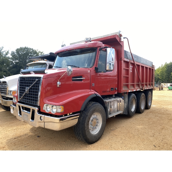 2016 VOLVO VHD84 Dump Truck