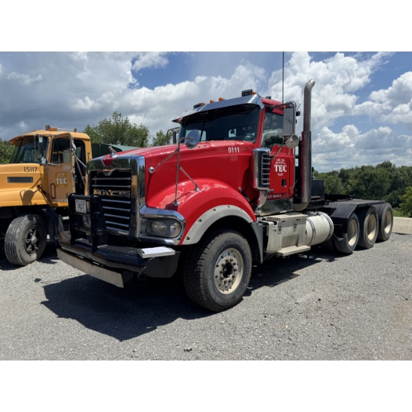 2012 MACK TD713 Day Cab Truck