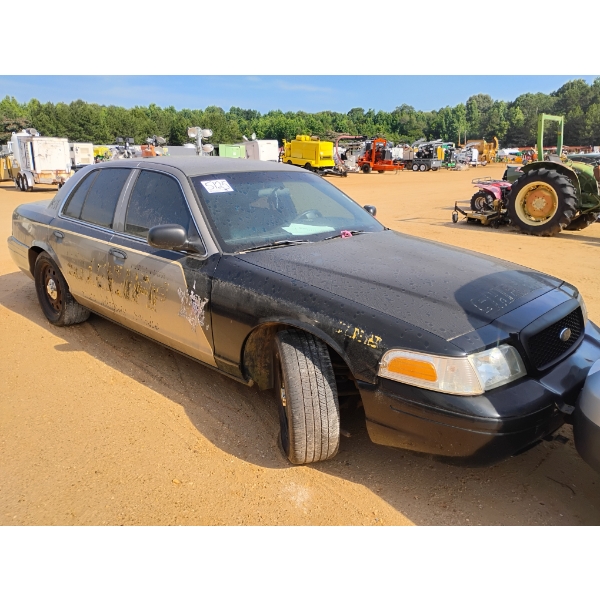 2011 FORD CROWN VICTORIA Automobile