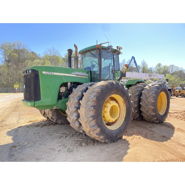 2005 JOHN DEERE 9520 Scraper Tractor