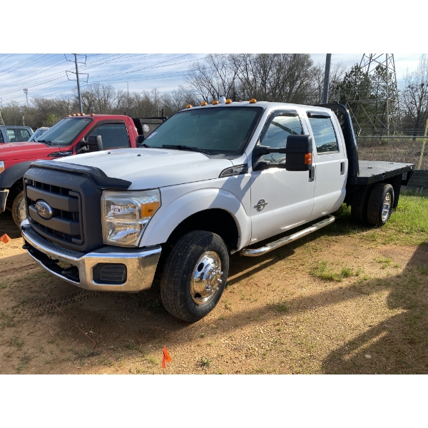 2012 FORD F350 XL Flatbed Truck