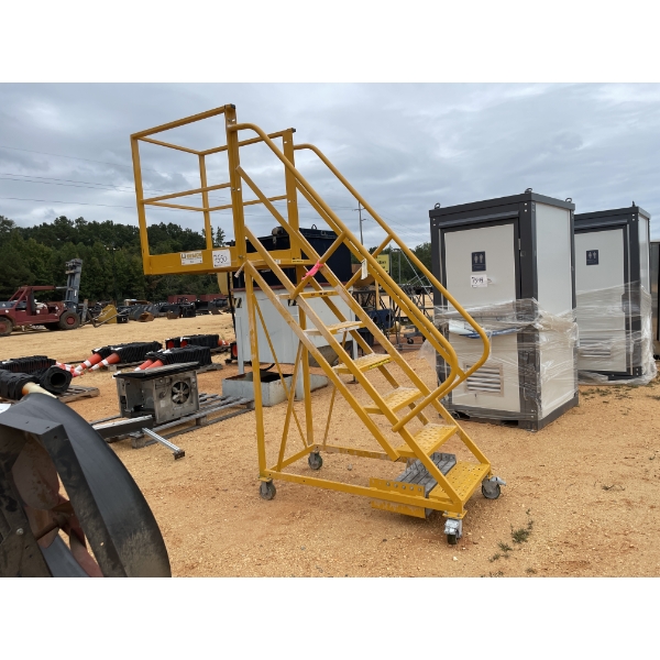 TRI-ARC/U DESIGN SAFETY STEP, CANTILEVER PLATFORM, 70"H, 7 STEP, PORTABLE