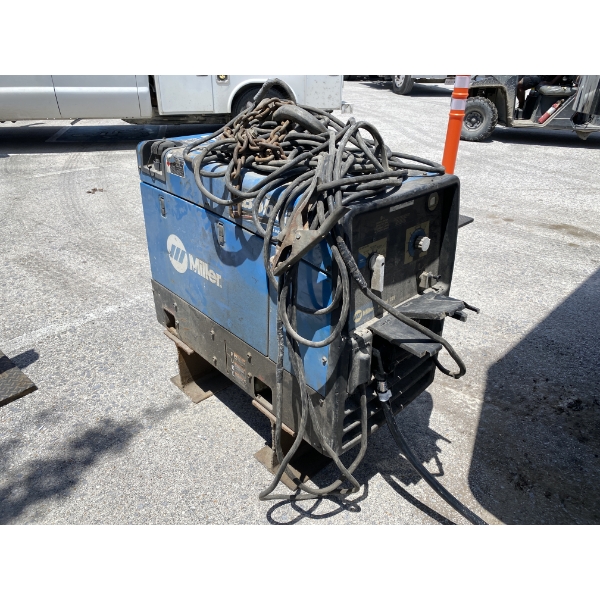 MILLER BOBCAT 225 WELDER