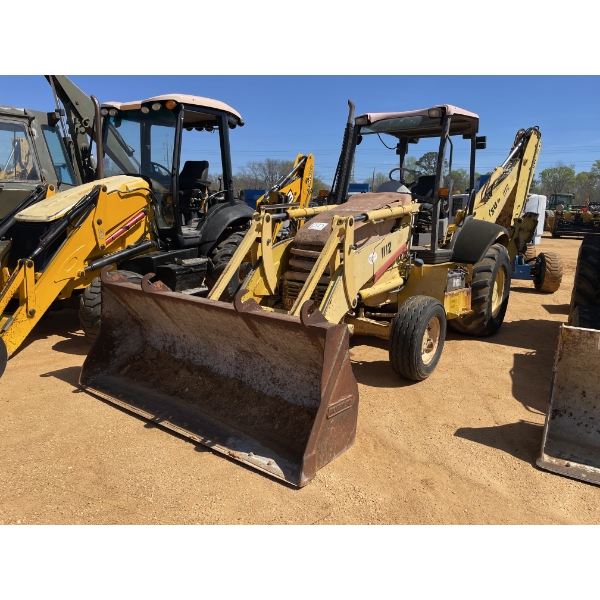 2001 KOMATSU WB140-2 Backhoe