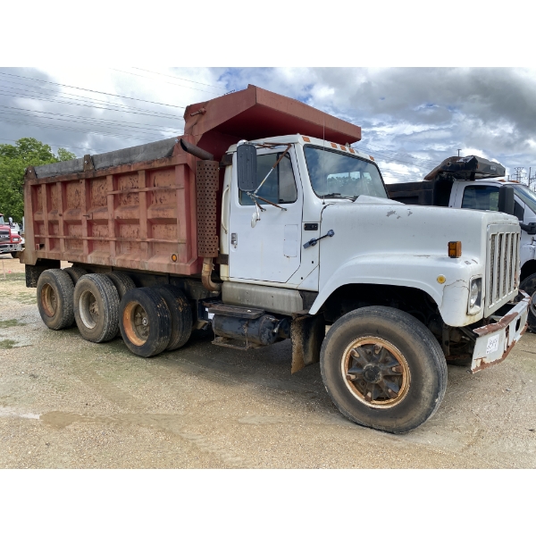 1989 INTERNATIONAL 2554 Dump Truck - J.M. Wood Auction Company, Inc.