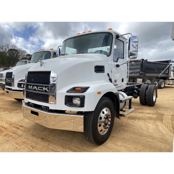 2025 MACK MD6 Cab and Chassis Truck