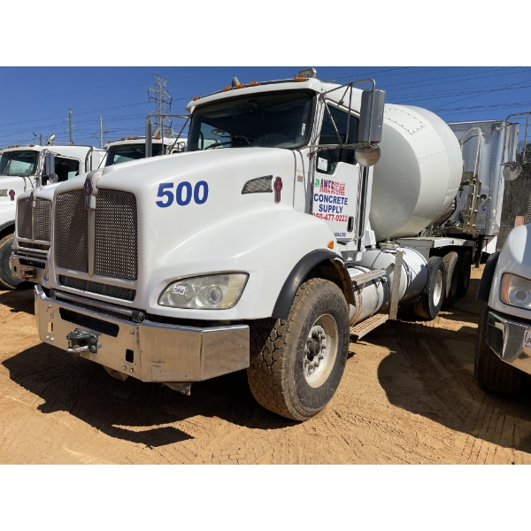 2017 KENWORTH T440 Concrete Mixer / Pump Truck