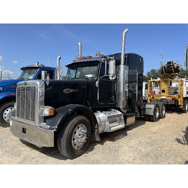 2006 PETERBILT 378 Sleeper Truck