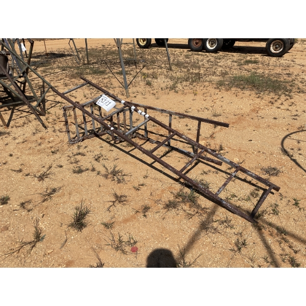 LADDER DEER STAND, SINGLE SEAT,  APPROX 10'