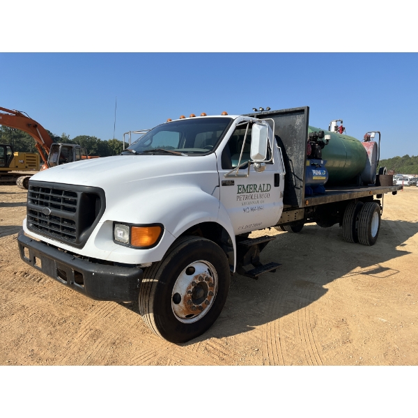 2000 FORD F650 Fuel / Lube Truck