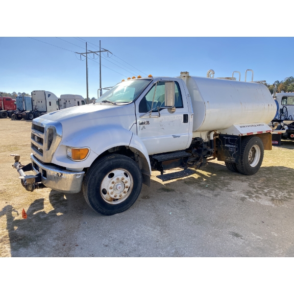 2007 FORD F750 XL Water Truck