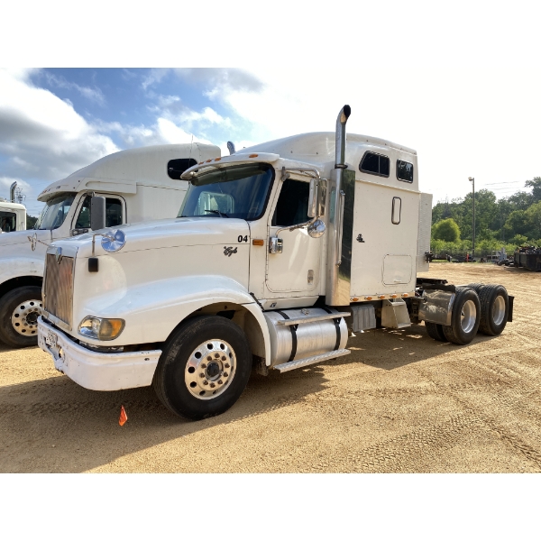 2001 INTERNATIONAL EAGLE 9400i Sleeper Truck