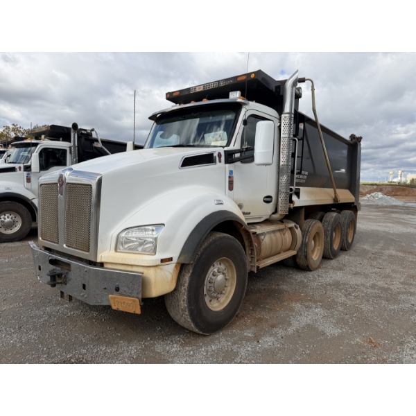 2022 KENWORTH T880 Dump Truck