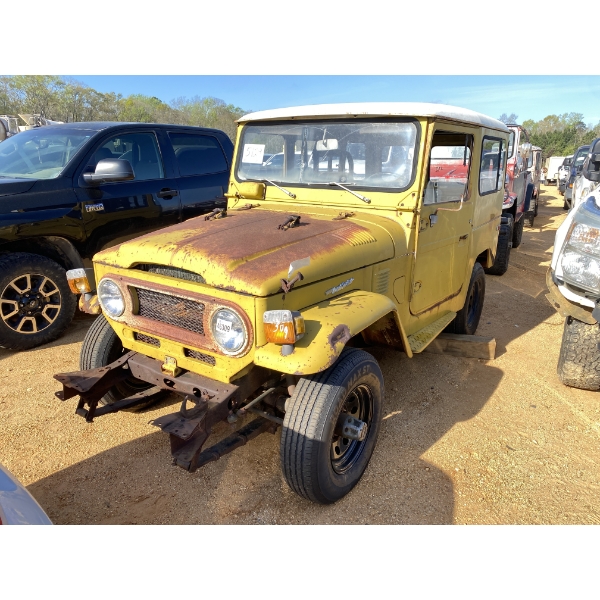 1977 TOYOTA LAND CRUISER FJ40 SUV