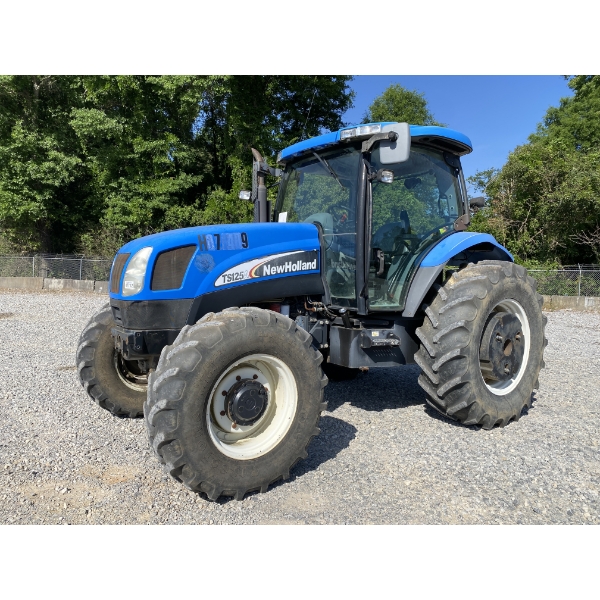2007 NEW HOLLAND TS125A Farm Tractor