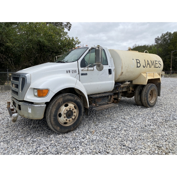 2005 FORD F750 XL Water Truck