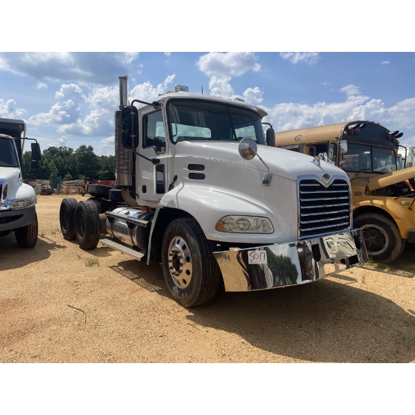 2004 MACK CX613 Day Cab Truck
